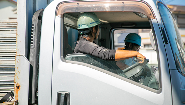 午前中に一軒目の作業を終え、午後から二軒目に移動することが多いです。